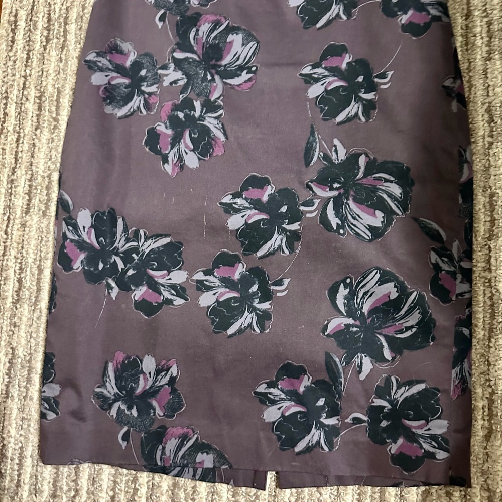 Fully lined no-waist- band print skirt